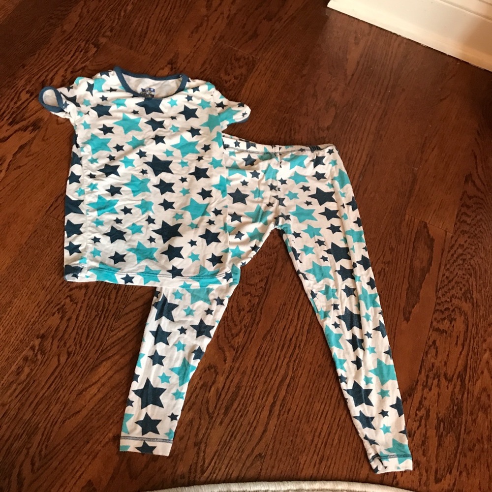 Kickee Pants blue star two piece pajama set